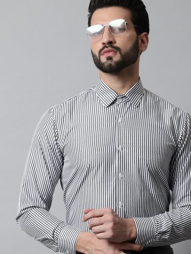 Men Black & White Regular Fit Striped Formal Shirt