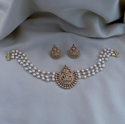 Pearl Lakshmi necklace with a pair of Earrings